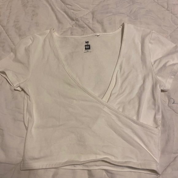 white crop top - Picture 1 of 1
